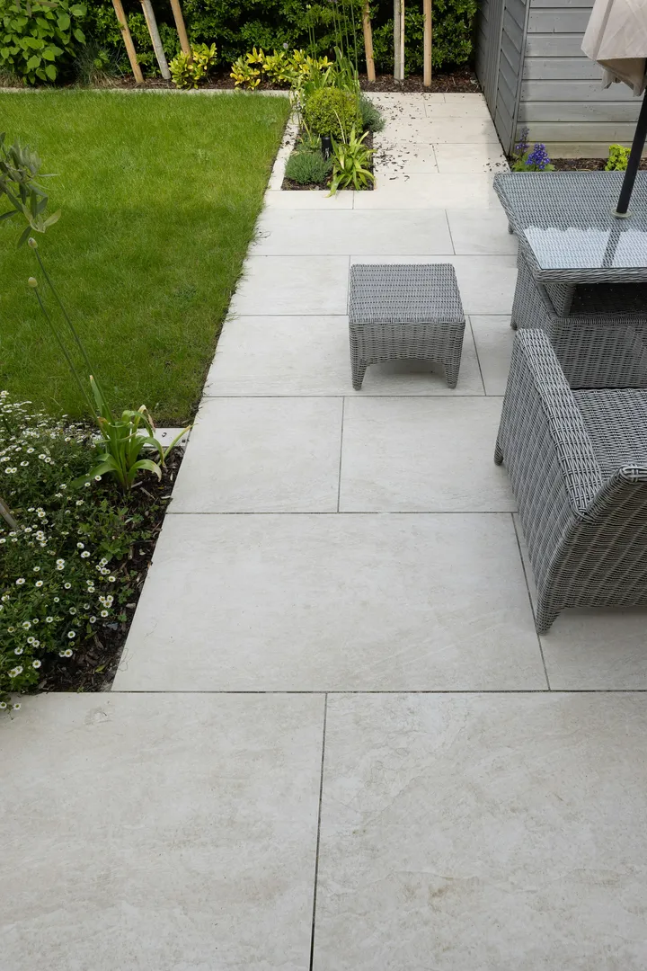 Nettoyage de terrasse en grès cérame et carrelage extérieur - service professionnel